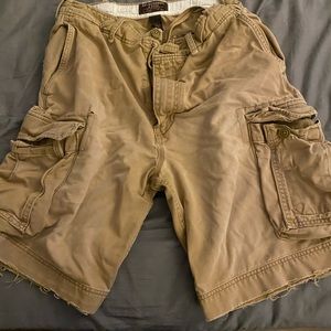 American Eagle cargo khaki shorts